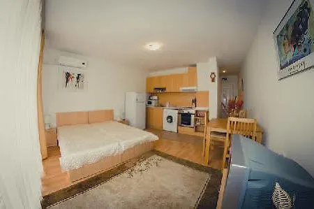 Green Fort Hotell Slăntjev Brjag