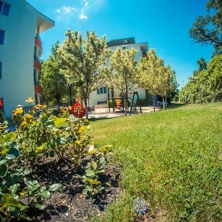 Отель Green Fort