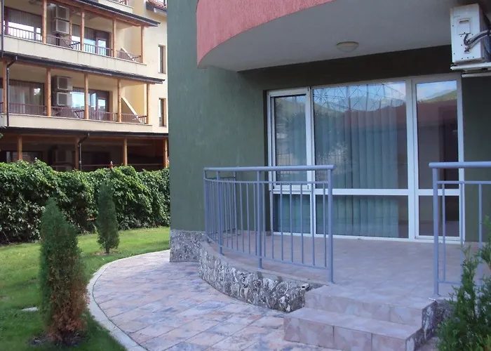 Green Fort Отель *