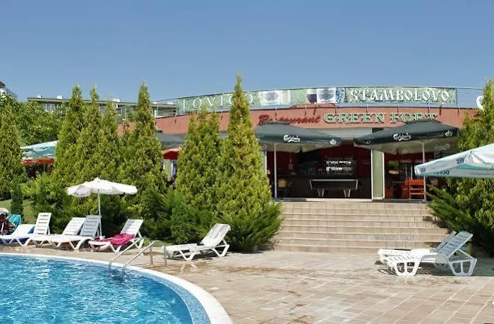 Green Fort Солнечный берег