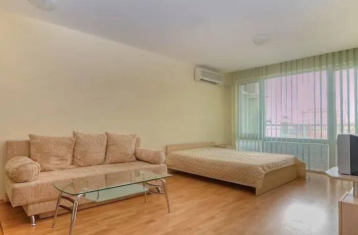 Green Fort Отель *