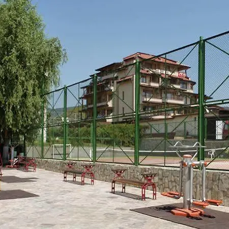 Green Fort Хотел *
