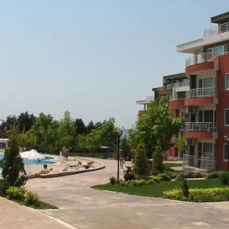 Хотел Green Fort *